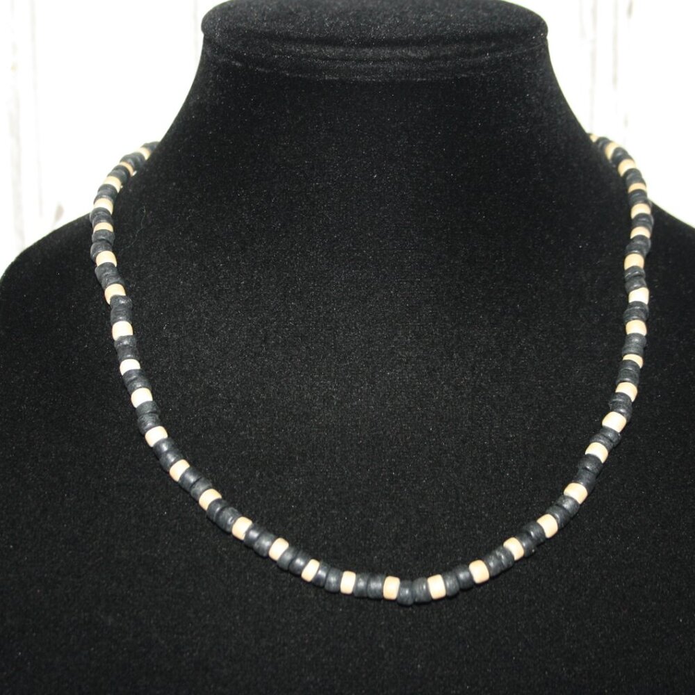 ⚫ Beautiful Black & Cream Wooden Beaded Necklace · 20”